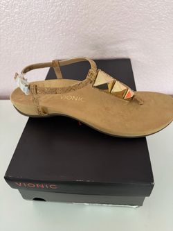 Vionic T-Strap Sandals with Pyramid Studs US size 11