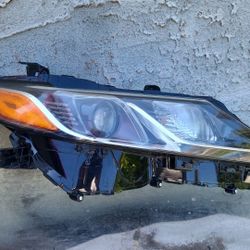 2019-2022 TOYOTA CAMRY HEADLIGHT HALOGEN PASSENGER SIDE OEM 