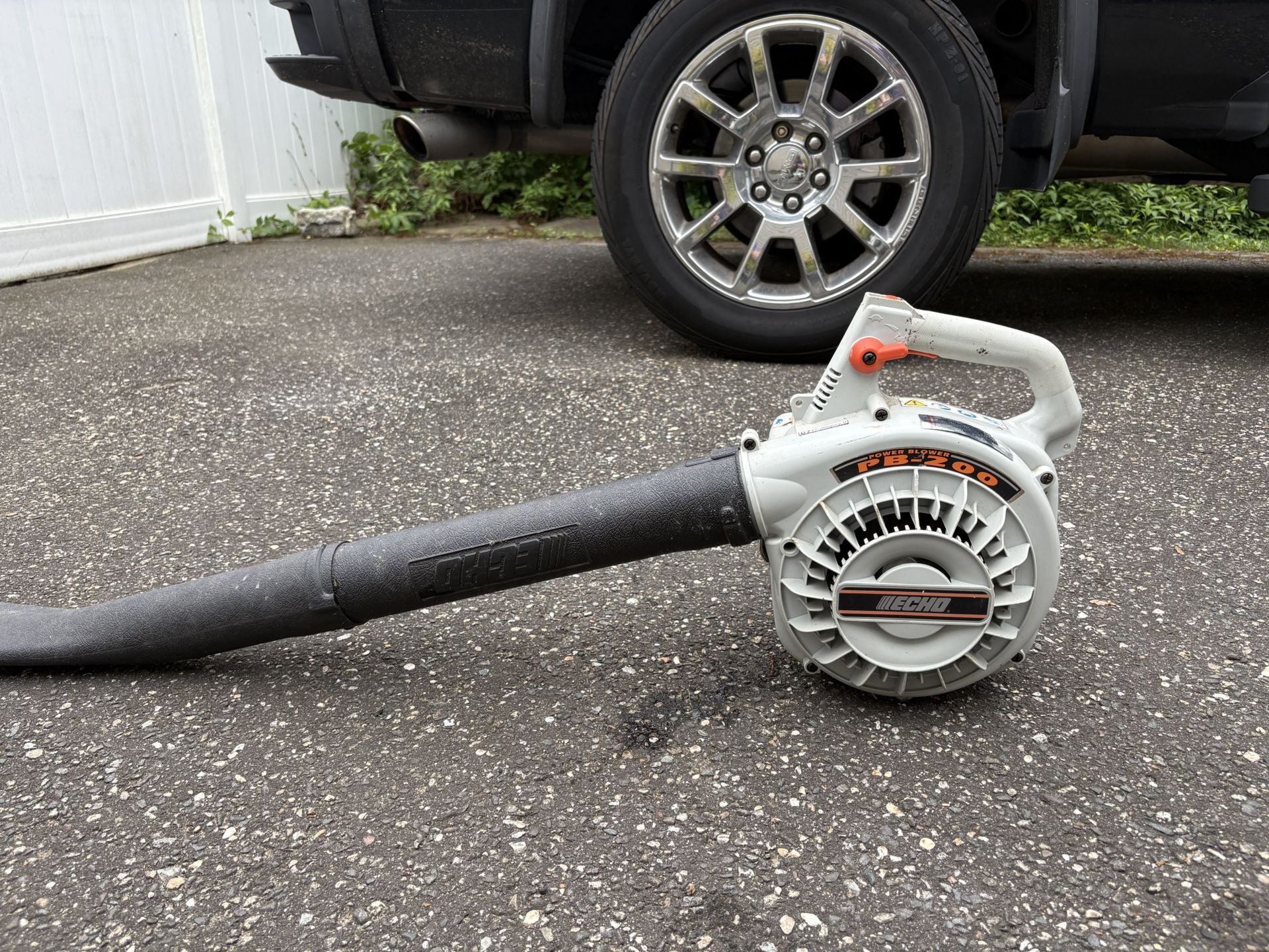 Leaf blower