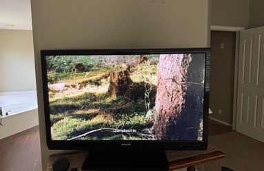 46 inch Sharp full hd 1080 tv