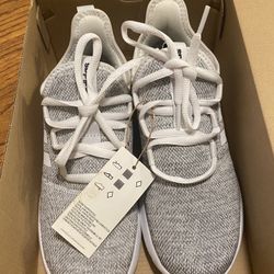 New Adidas Womans Sneakers 