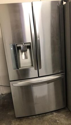 LG French Door Stainless Steel Refrigerator With Water and Ice Maker
