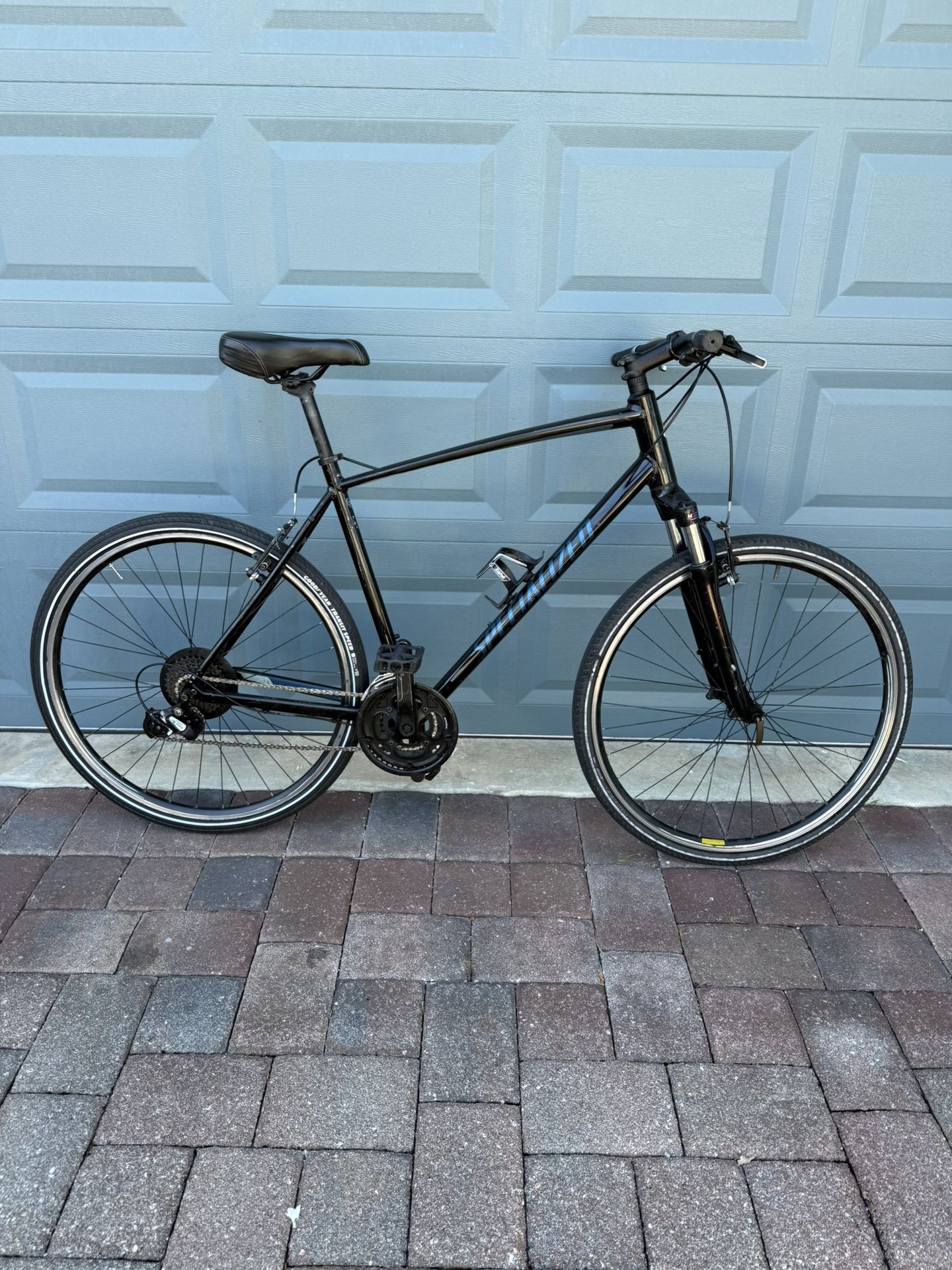 Specialize cross trail, extra large frame 700 wheels