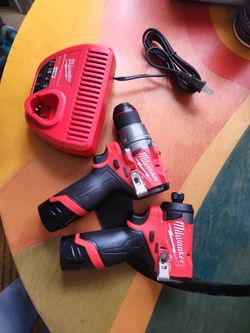 Milwaukee fuel 12v Drill set