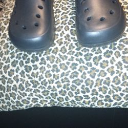 Size 8.      Like New Worn 1 Time