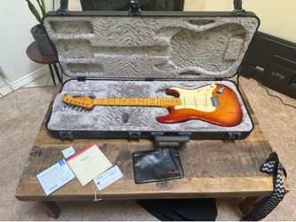 Fender American Professional II Stratocaster with maple fretboard - sienna sunburst (WITH CASE)