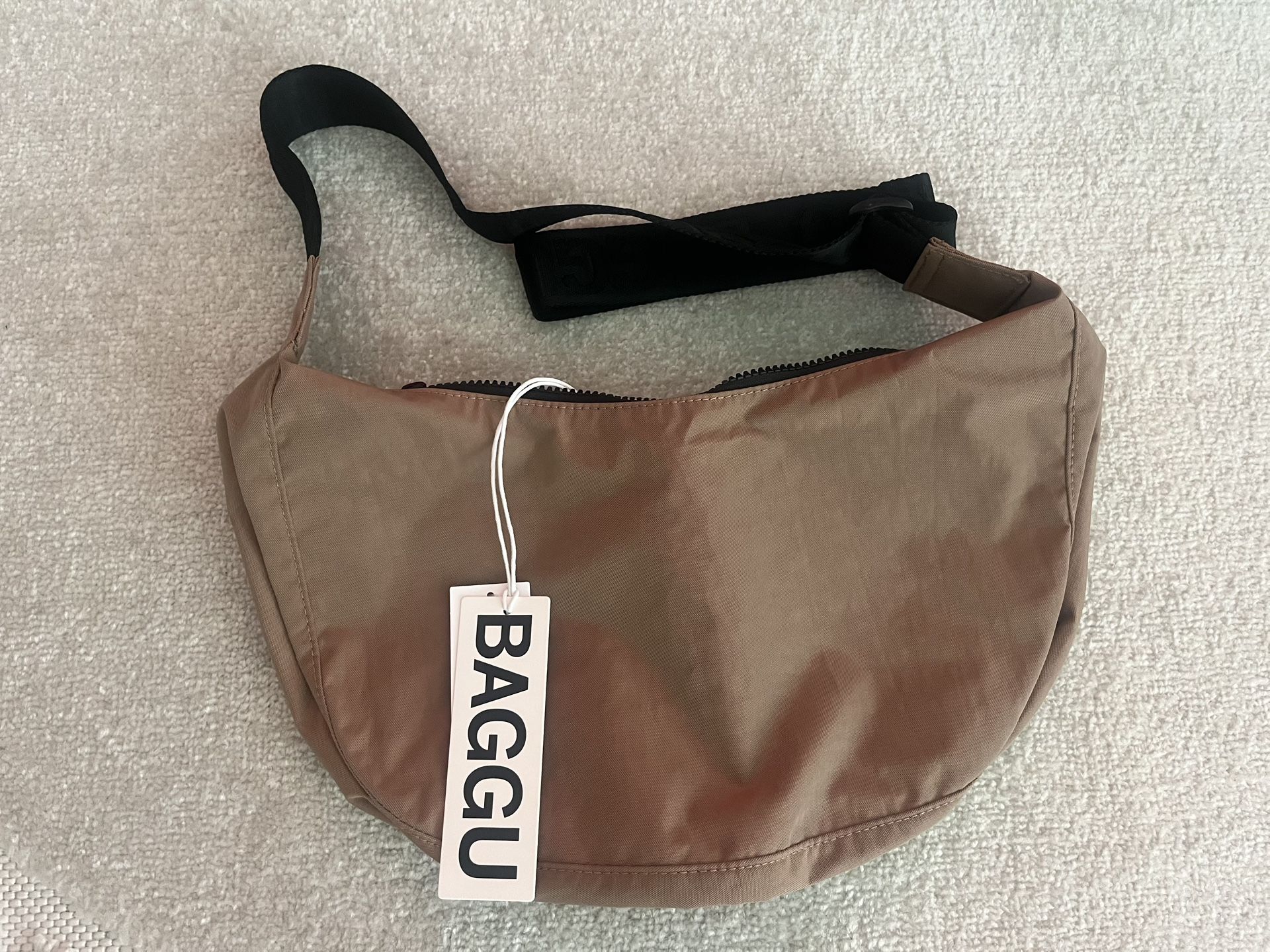 BAGGU Crescent Bag