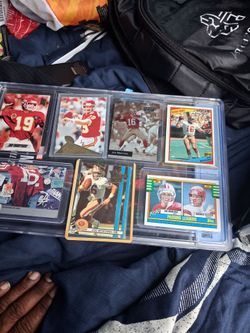 Joe Montana NFL Football Card Lot