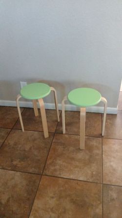 Set of 2 Round Wood Stools Green Tops