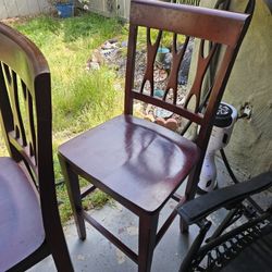 48x 48 Bar Height Dining Table And 4 Bar Stoolls