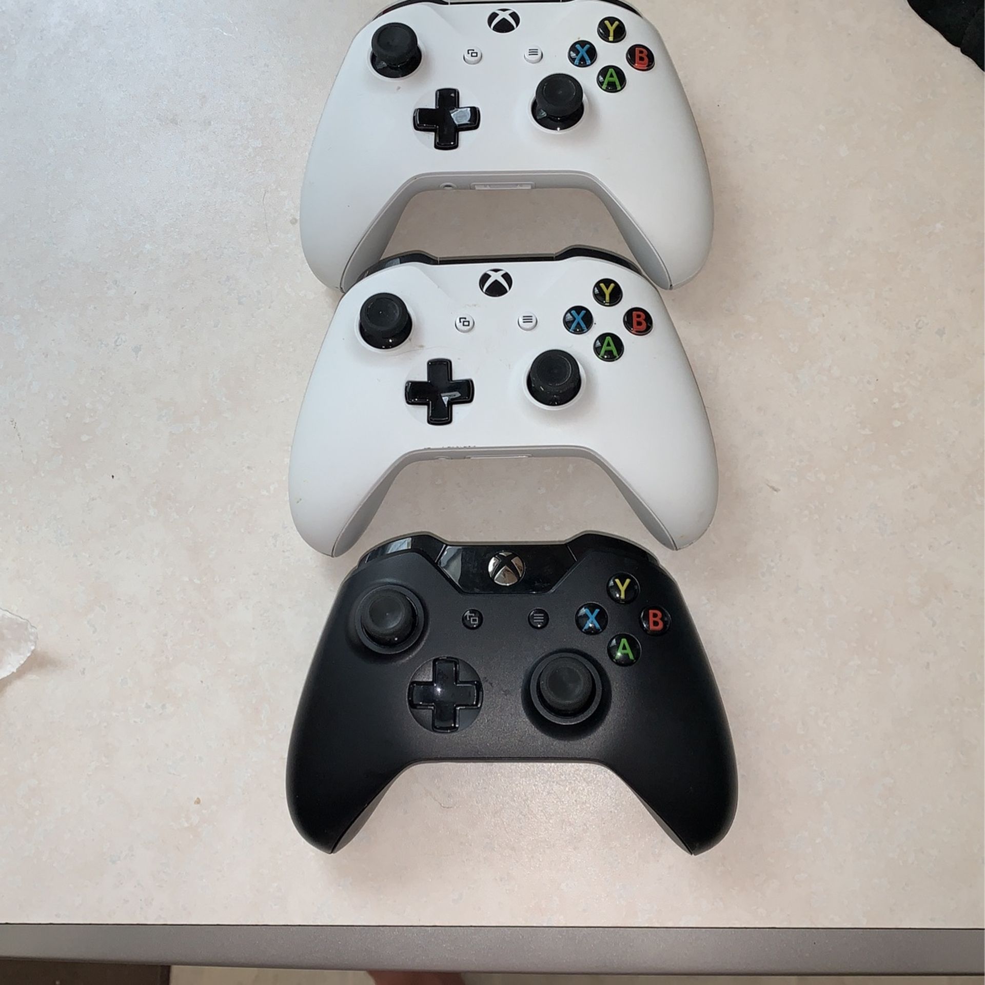 3 Xbox One Gaming Game Controller Controllers White Black