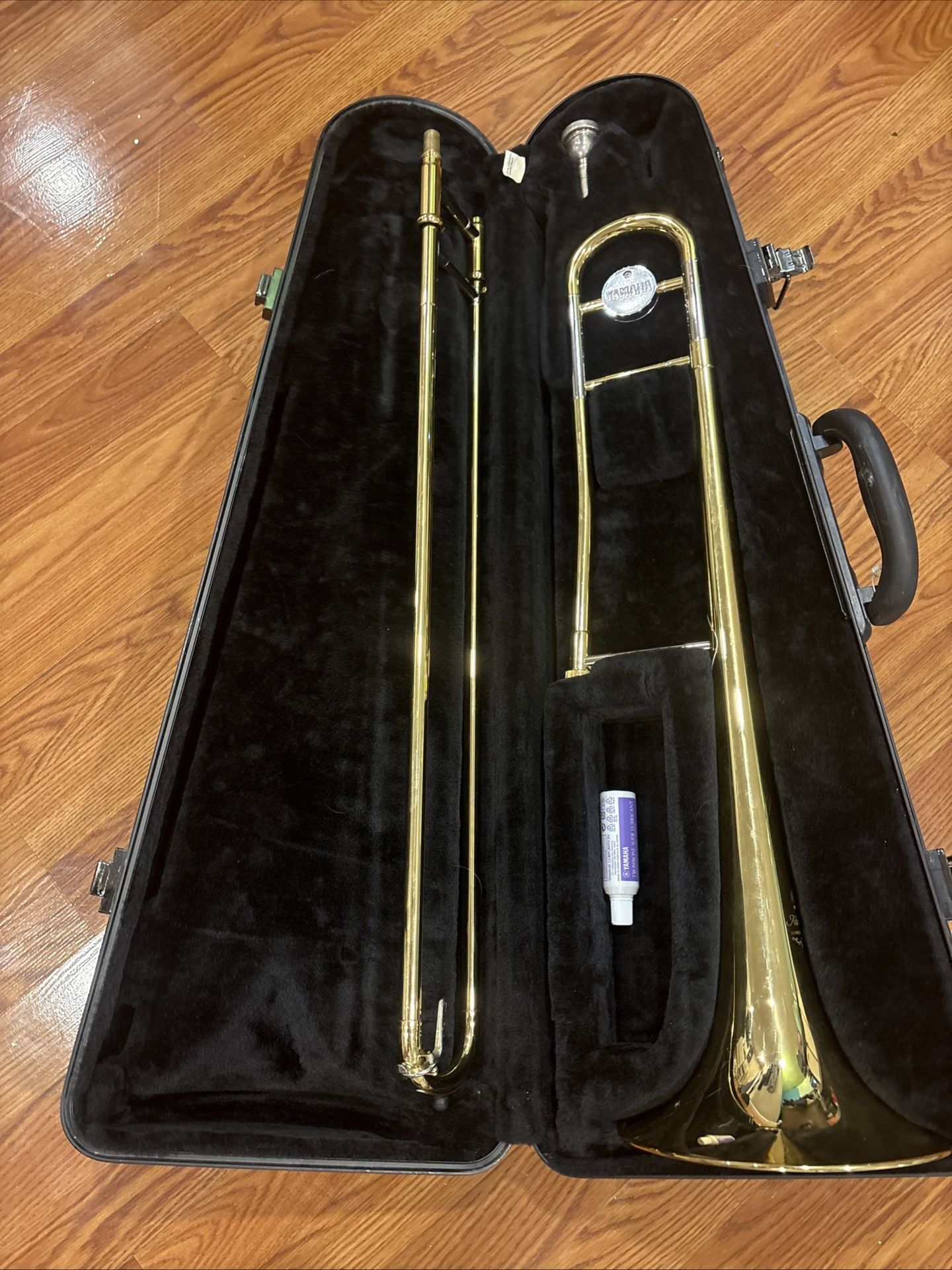 Yamaha YSL-354S Trombone with Case Mouth piece and spray. Everything included