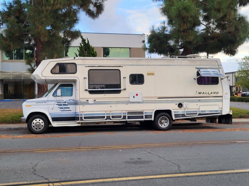 1990 Ford Ecoline 350 Mallard