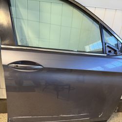 Honda Pilot 2016 EX-L passenger door for parts or restoration