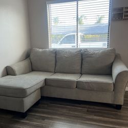 Right Sectional Couch 