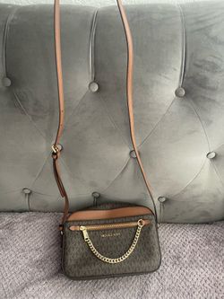 New Micheal Kors handbag asking $85!!!obo