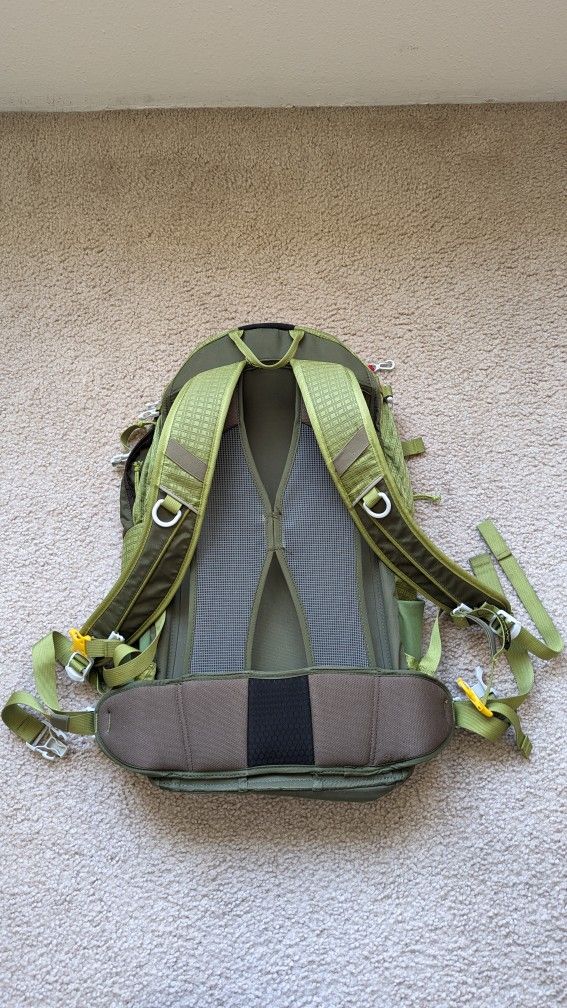 Green 30L Waterproof Backpack - ventilated back 