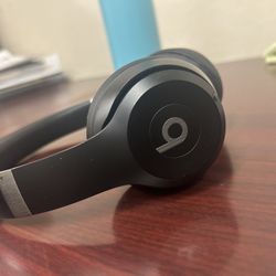beats Solo 4