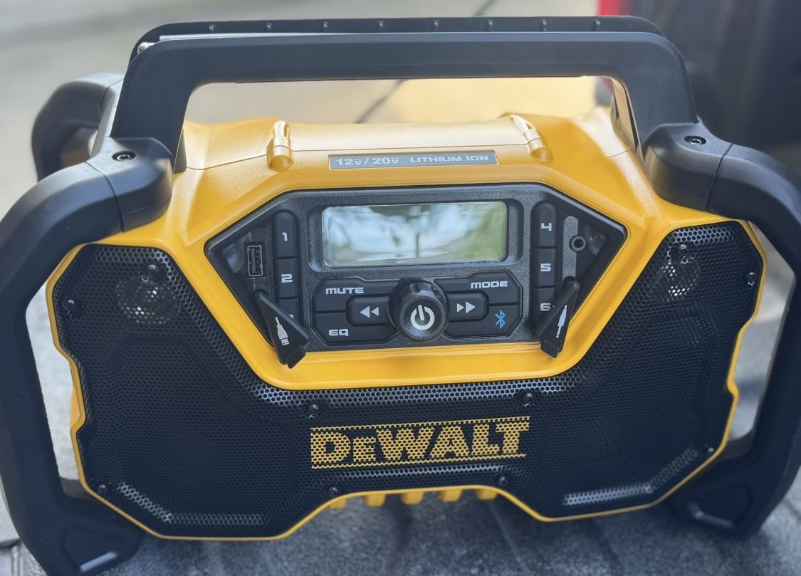 DEWALT 12V/20V MAX Portable Bluetooth Radio, Cordless, 100 ft Range, 3.5" Subwoofers, Jobsite