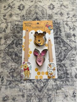 Winnie the Pooh Spatula & Cookie Cutter Set