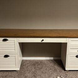 Pottery barn Solid Wood Desk Antique White Excellent Condition Price Firm 