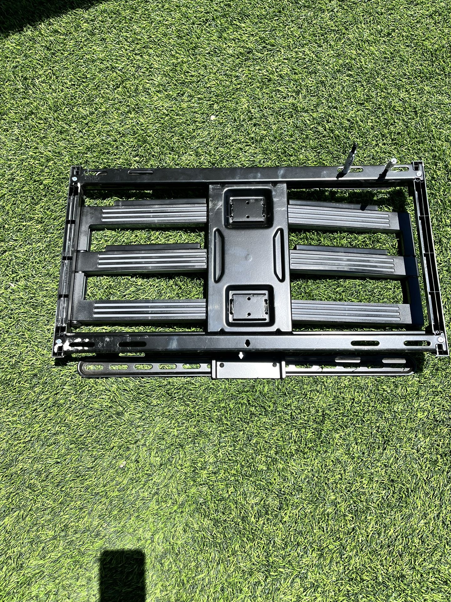 Swivel TV Mount Up 75”