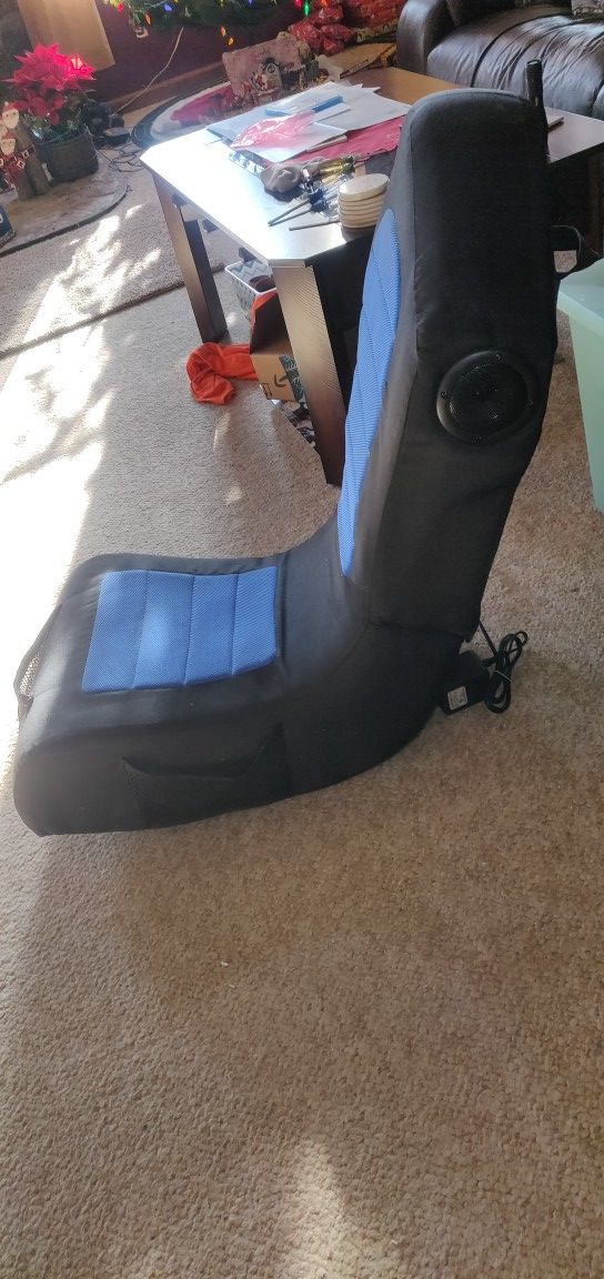 Nice like new gaming chair