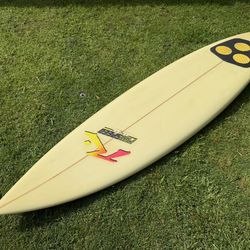 7’-6” Rusty Surfboard, semi-gun 1980s vintage