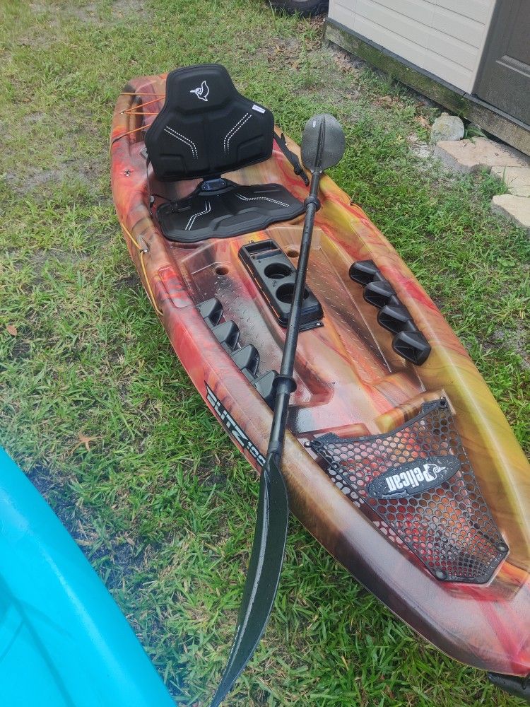 Pelican Blitz 100 Excellent Condition Kayak for Sale in Spring Hill, FL