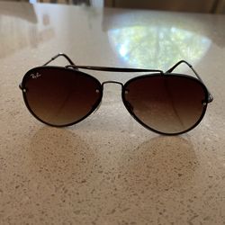 Brand new Ray-Ban 3584-N
