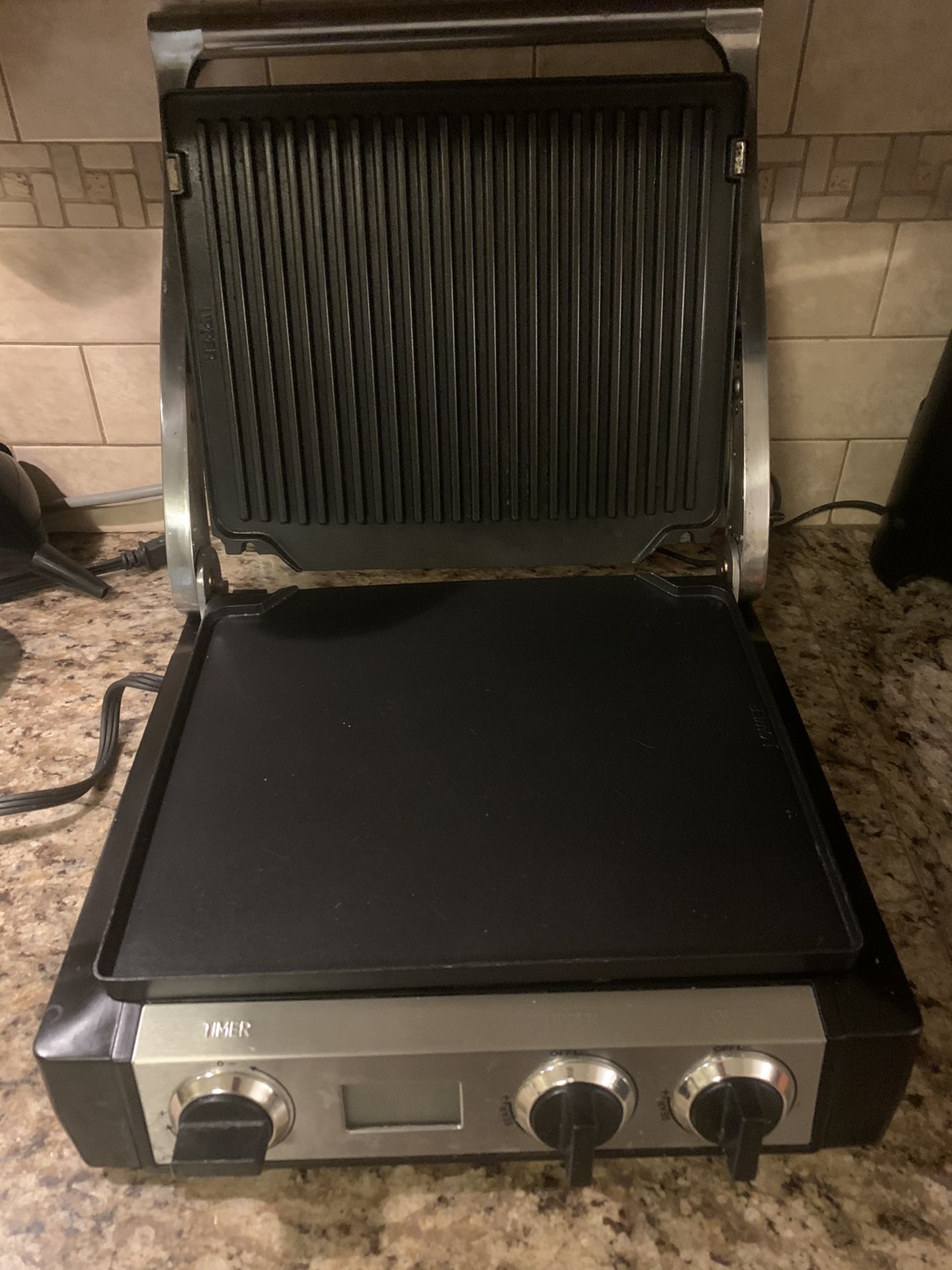 Electric grill