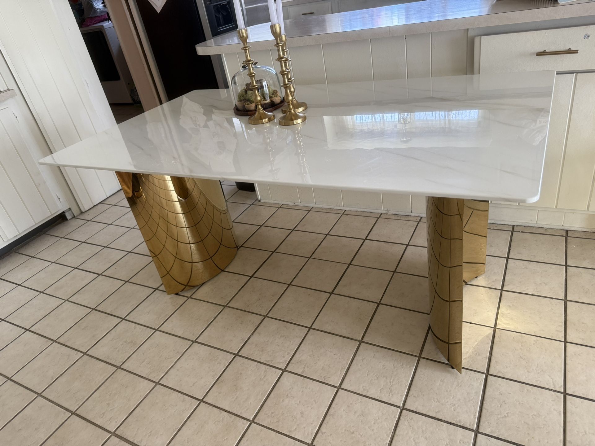Dining Table Quartz 