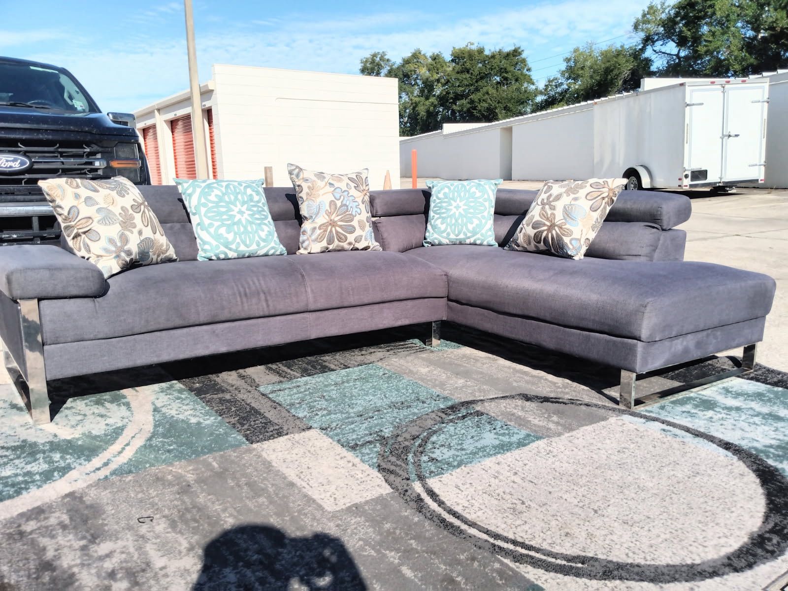 Gorgeous Grey Sectional Sofa 
