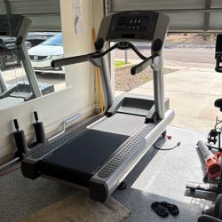 Life fitness 97ti Commercial Treadmill