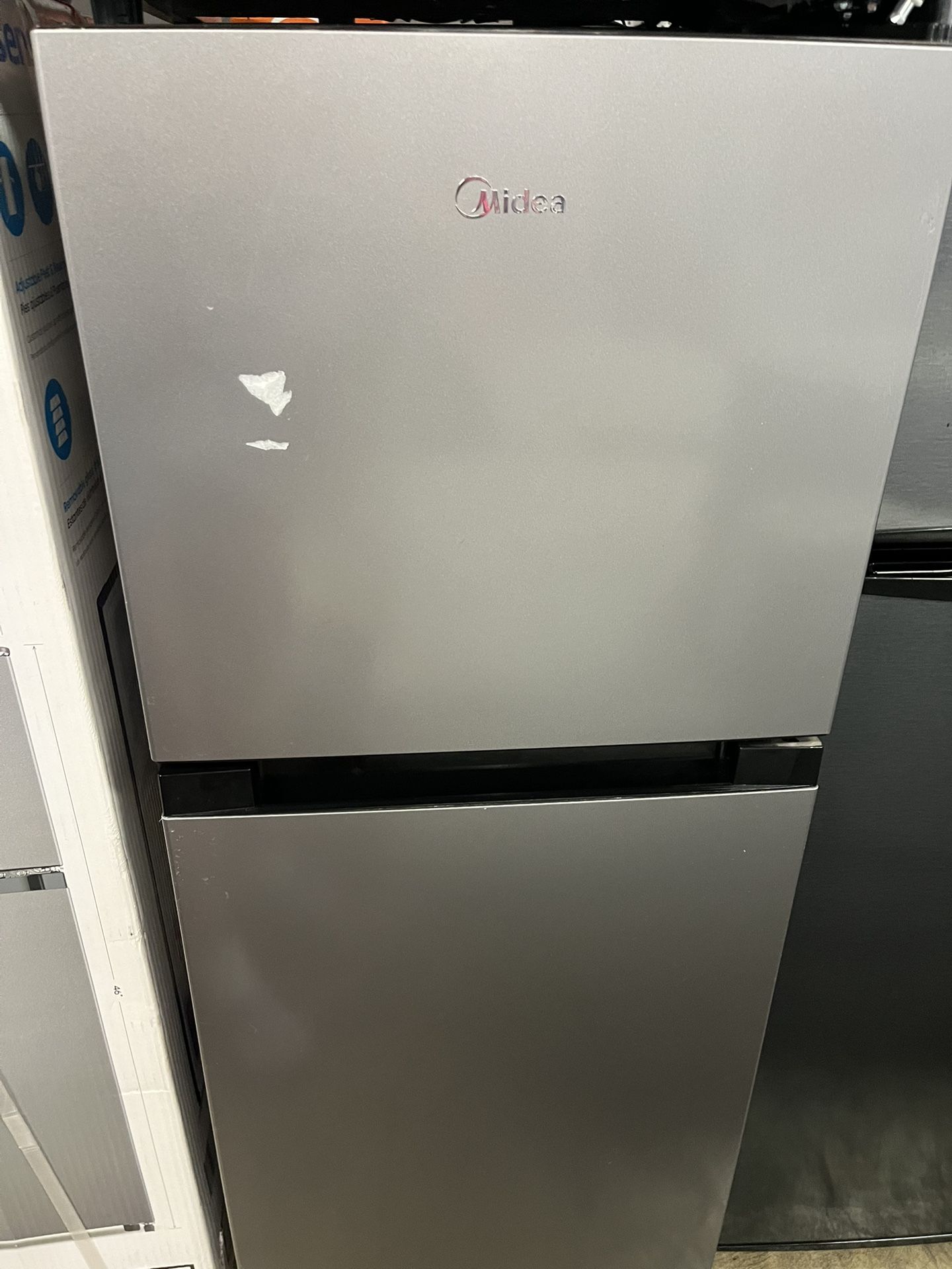 Midea Mini Fridge