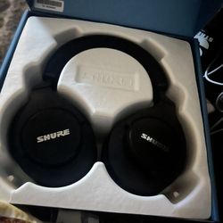 Shure studio headphones 