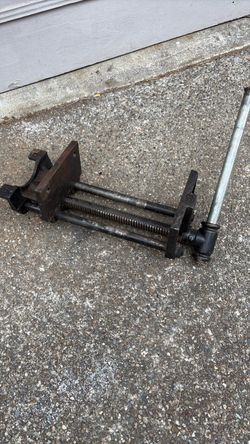 Pair or Columbian rapid action under bench vises