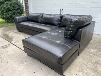 Jet Black Sectional, like new! (Free Delivery!)
