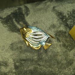 Fish Pin