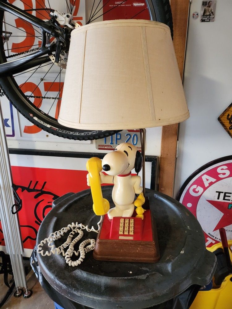  Antique Snoopy Phone