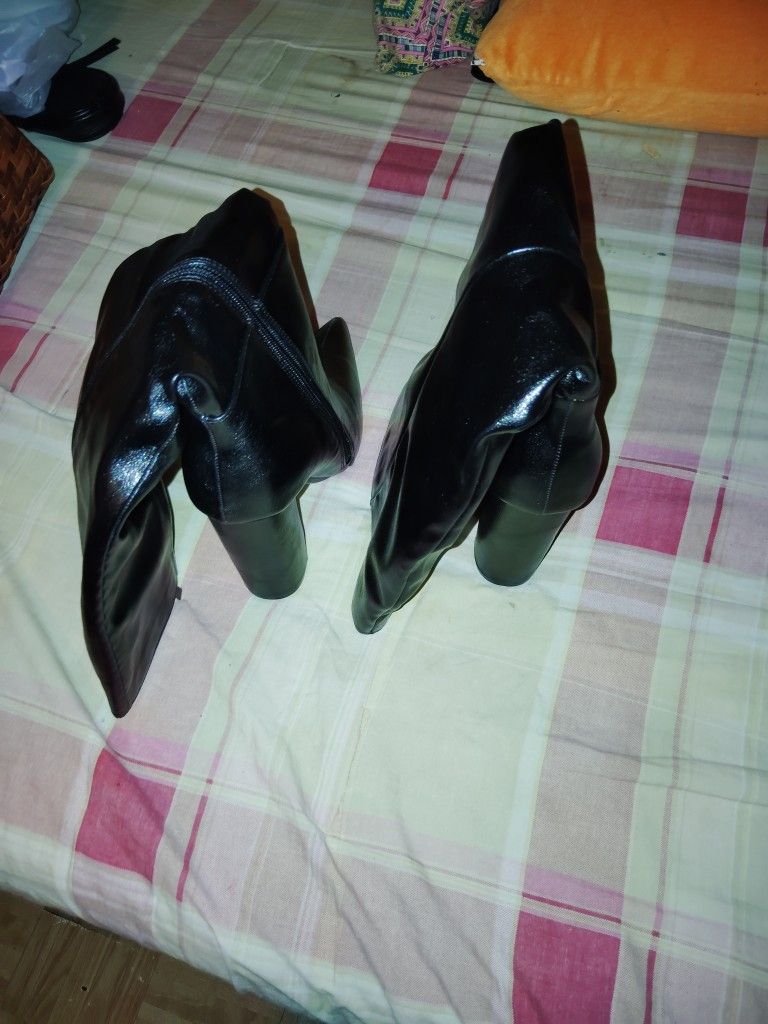 Black Boots