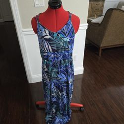 Maxi Floral Dress. L