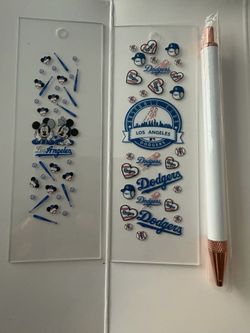 2 Bookmarks & 1 Pen