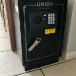 Lock Box / Safe