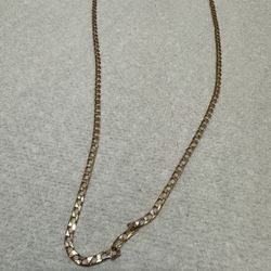 Solid 14kt gold curb link necklace 