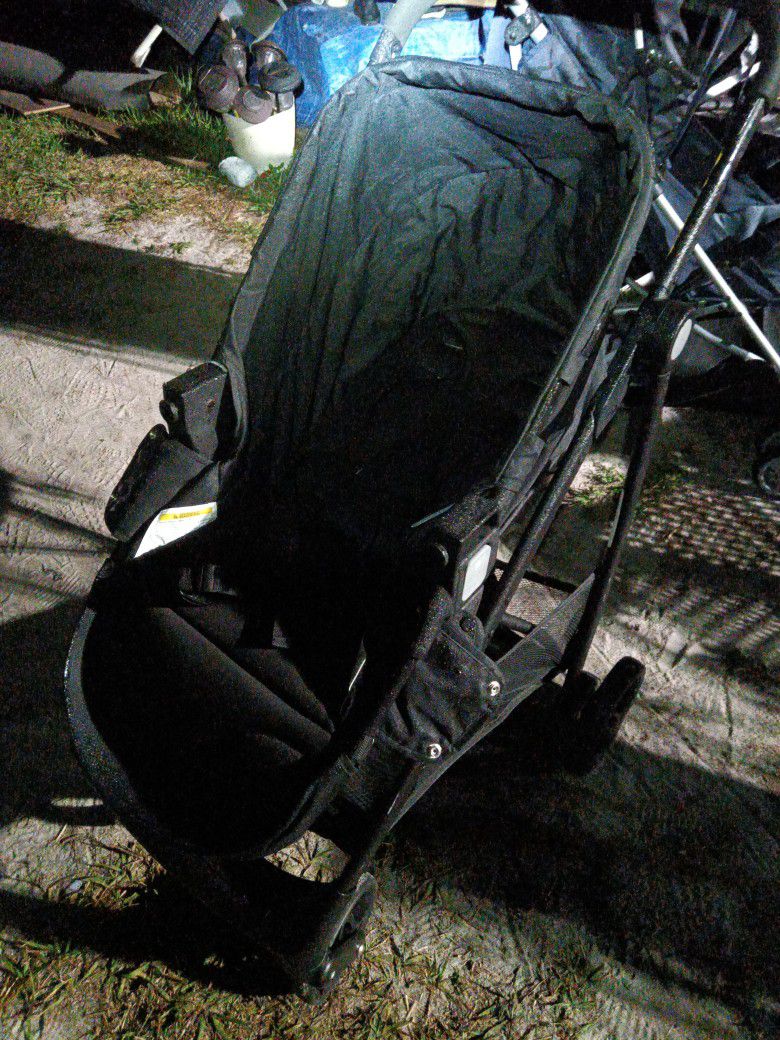 Adjustable Stroller Also With Removable Seat Get Up In Like New Cond 
