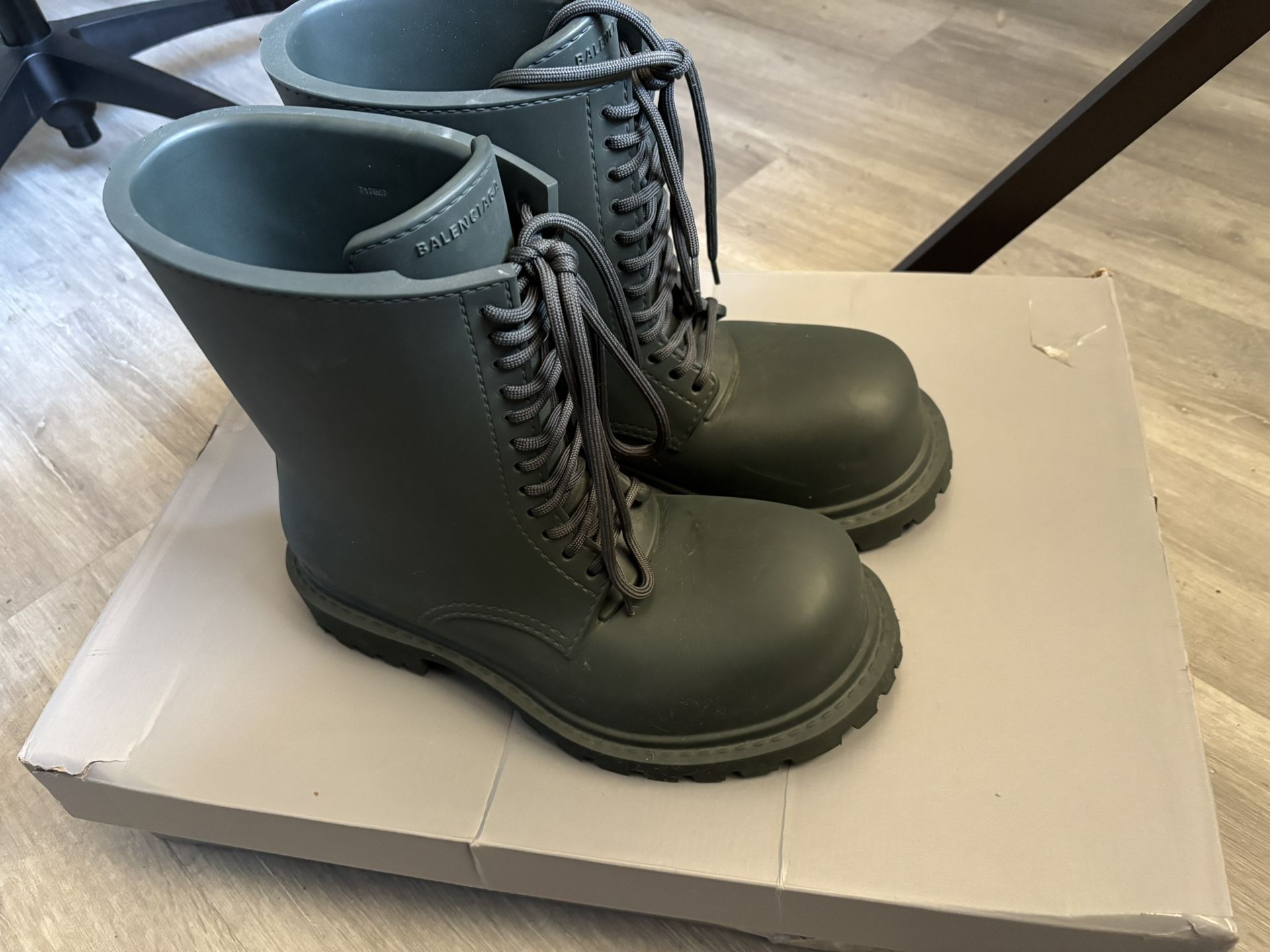 6962aedc2d2741a78fa5d3fdb9a9b6