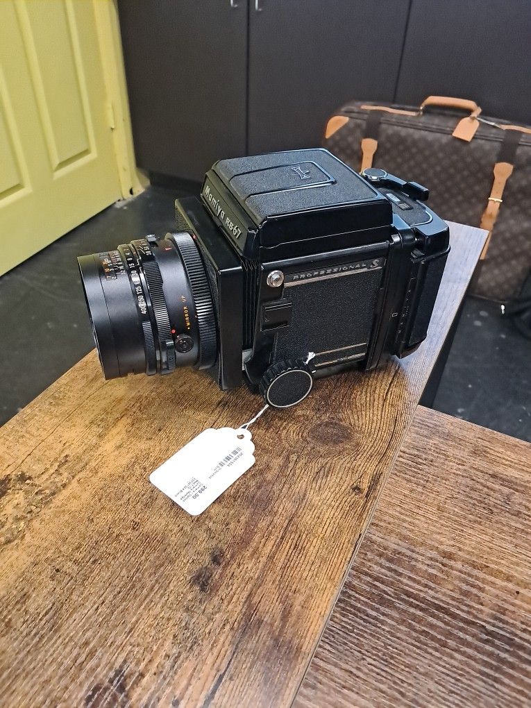 MAMIYA RB67 Camera Photo Vintage 
