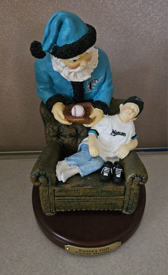 Florida Marlins Santa Statue