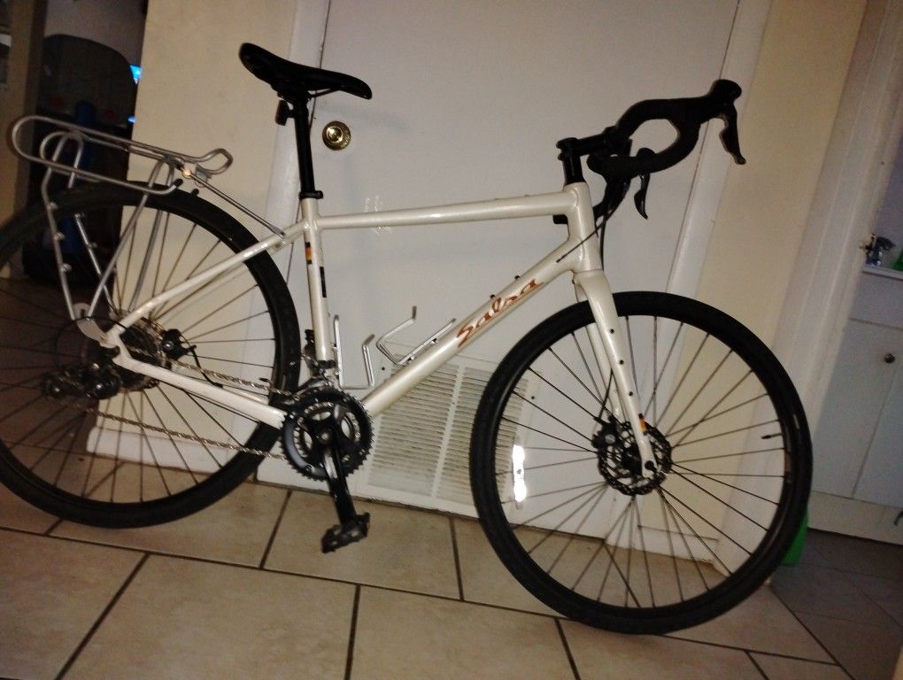 Salsa Journeyer 57 Cm Great Condition Like New  Road Bike Retail 1000$